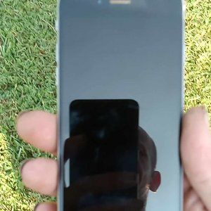 I phone se 3rd gen 64 gig